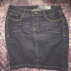 Converse jean skirt size 6